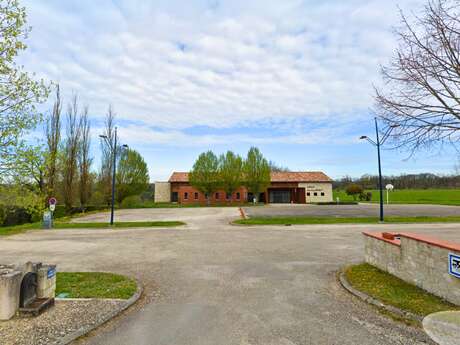 Aire de camping-cars de Montjoi Aire de camping-cars de Montjoi