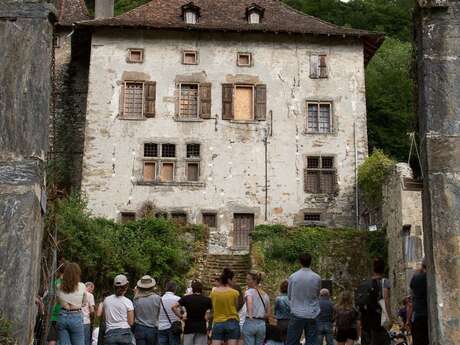 Rendez-vous au manoir de Vaubonnais -Secrets de manoir - La Pierre