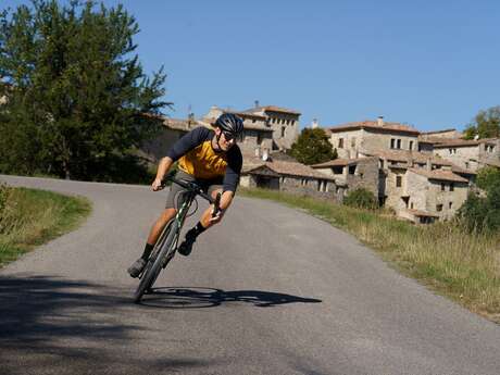 REVEST-DES-BROUSSES - À vélo entre les sources du Largue et du Calavon