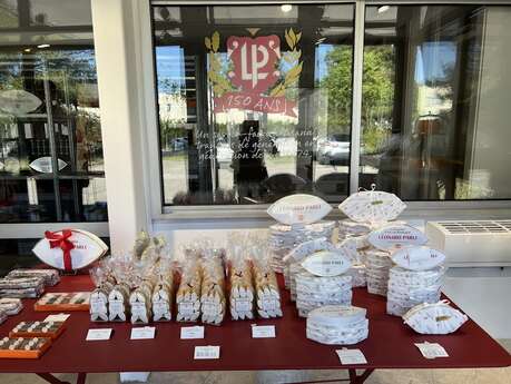 Confiserie Léonard Parli - La grande fabrique et la boutique