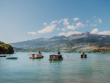 Les Toues Cabanées du Lac