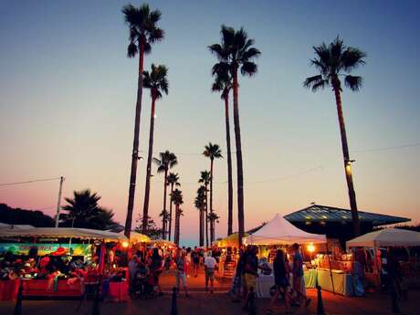 Mercato notturno estivo