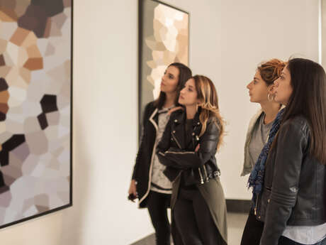 Grande exposition de peintures