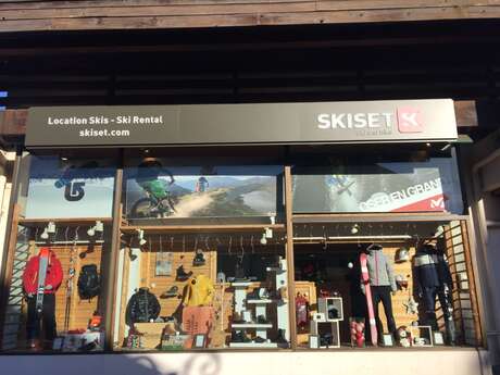 "Ski and Bike" (Skiset) sports shop