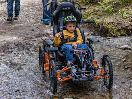 Quadrix Axess - Fauteuil tout terrain électrique de randonnée, version guidon ou joystick