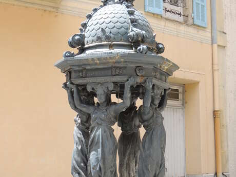 Gap au fil de l'eau : fontaine Wallace