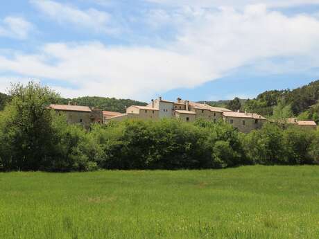 Hameau du Plan d'Anelle et chapelle Saint-Joseph