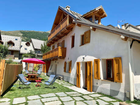 3 ROOMS + MEZZANINE PIC BLANC (POTIE)