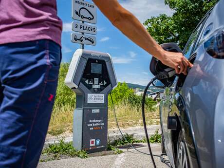 Borne de rechargement véhicule électrique
