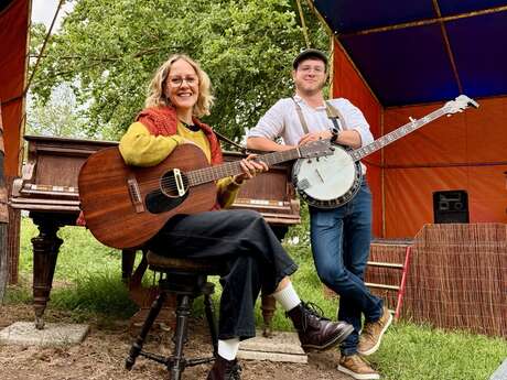 Concert - Lula Maeve & Le Cousin Charlie, feu de camp retro