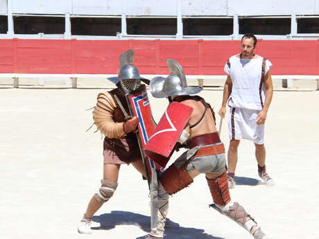 Les gladiateurs romains dans l'Amphithéâtre