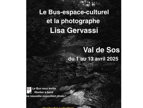 Le Bus-espace-culturel et la photographe "Lisa Gervassi