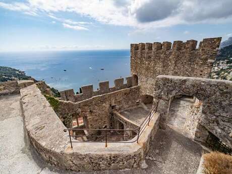 Excursion - Visit and stroll through the Roquebrune Cap Martin village market