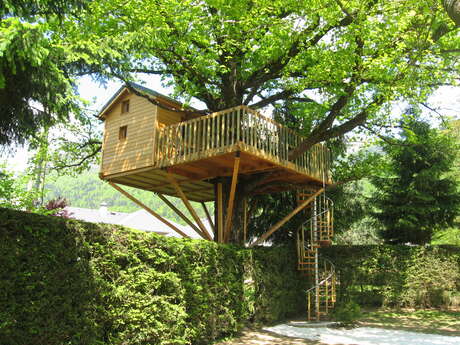 La cabane perchée du Camping des Cyclamens