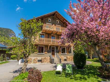 Alps Accommodation - Chalet Moccand