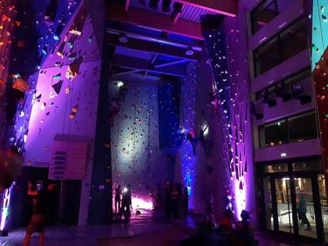 Climbing evening: climbing with a headlamp