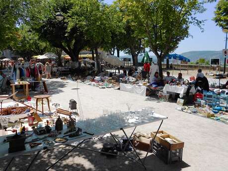 Grand vide-greniers des donneurs de sang