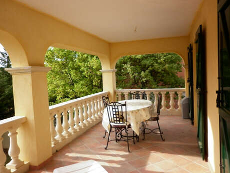 Chez Mme Lombardi, 1er étage