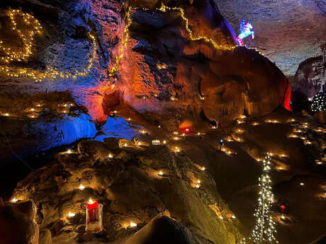Grotte de Trabuc - La Magie des Lumières de Noël sous terre