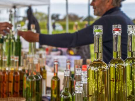 Folie(s) Végétales 2026 - Stand découverte de la distillation