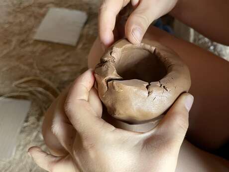 Un pont culturel au Musée : Atelier Poterie
