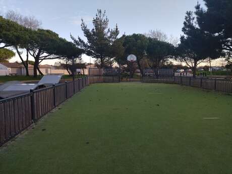 Basketballplatz in Bois-Plage-en-Ré