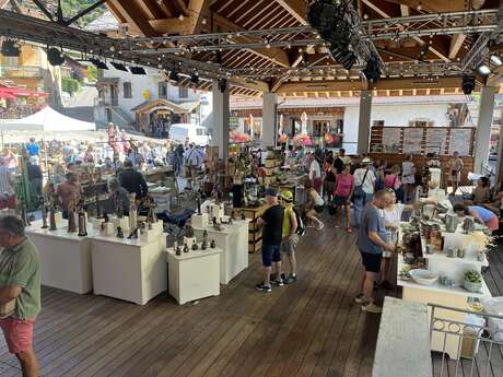 Pottery market