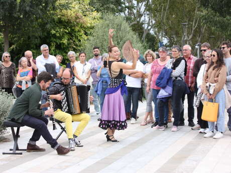 Tardes de verano: esculturas, jazz y danza, o arte en movimiento.