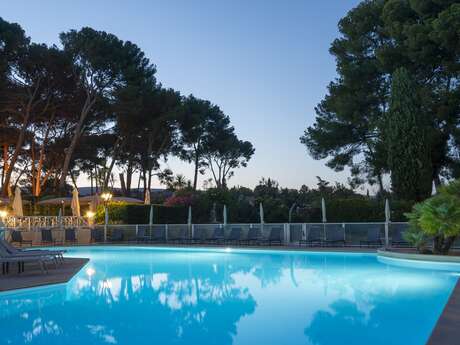 Indian summer offers at Grand Hôtel les Lecques