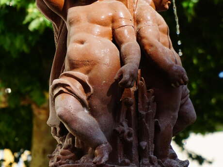 Fontaine à vasques de la Place de la Paix