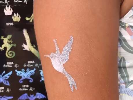 Le Noël Gourmand: Glitter Bar, tatouage à paillettes