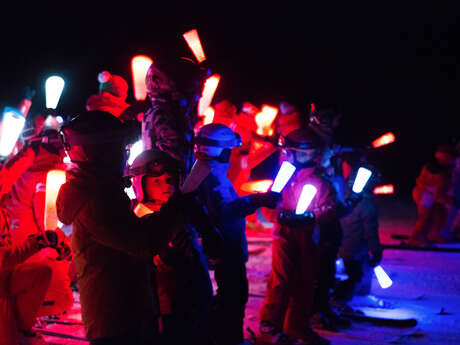 Descente aux flambeaux des enfants
