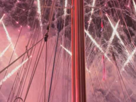 Feu d’Artifice du 14 Juillet à Marseille – À Bord d'Eco Calanques