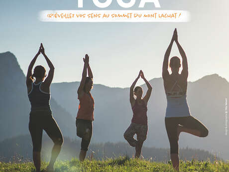 Morning Yoga au sommet du Mont Lachat