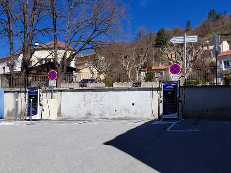 Borne de recharge pour véhicules électriques " Saint Michel"