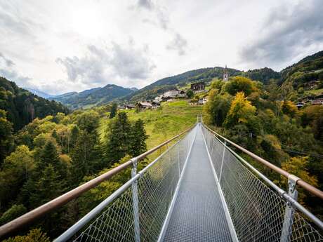 Troistorrents - Chenarlier Suspension Bridge