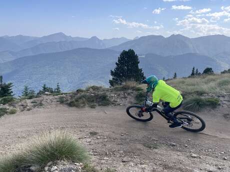 Mountain biking with Pyrénées Excursion