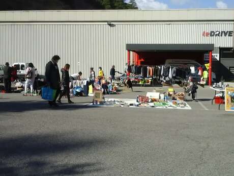 Vide-greniers à Intermarché
