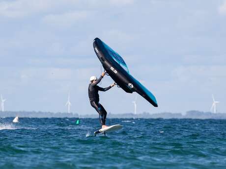 Wingfoil, efoil, foil windsurf: clases particulares y cursos