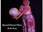 Lola découvre le monde