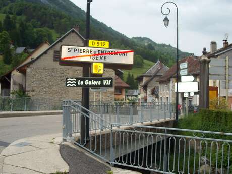 Pêche sur le Guiers Vif à St Pierre d'Entremont