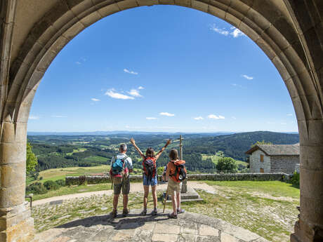 GR®765 Chemin de Compostelle Etape 4 - Marols - Merle-Leignec