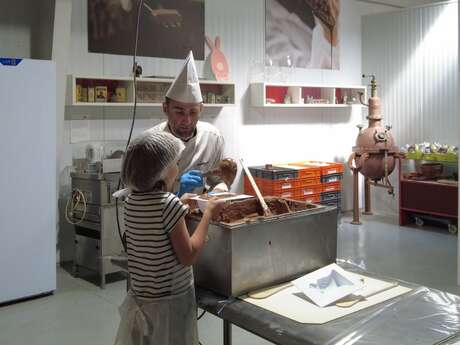 Ateliers Moulage pour les Enfants à la Chocolaterie Castelain Ateliers Moulage pour les Enfants à la Chocolaterie Castelain