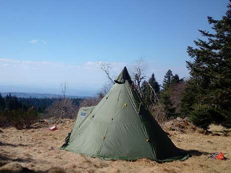 Bivouac en tipi dans les monts du Forez