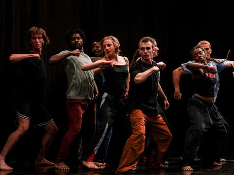 Balkis Moutashar - Nous n'arrivons pas les mains vides