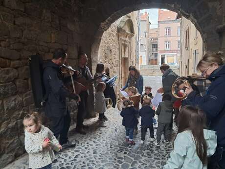 Des ménestrels dans les ruelles