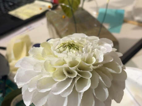 Atelier - création d'un bouquet en papier crépon