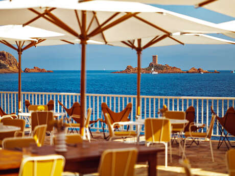 Estelo - Hôtel Les Roches Rouges