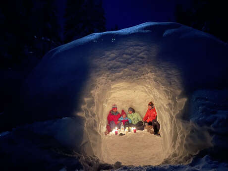 Fondue dans l'igloo avec Igloo Raquettes