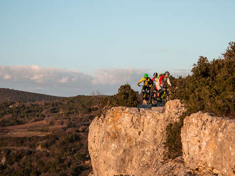 Vaucluse Long Distance Mountain Bike trail . Stage 8 - A :  St-Saturnin-les-Apt > Murs > Fontaine-de-Vaucluse